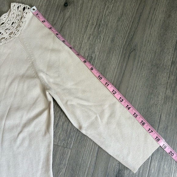 Vtg Linda Matthew’s Boho Ivory Crochet Embroidered Top Sz M Lace Cottage Core - Picture 4 of 8
